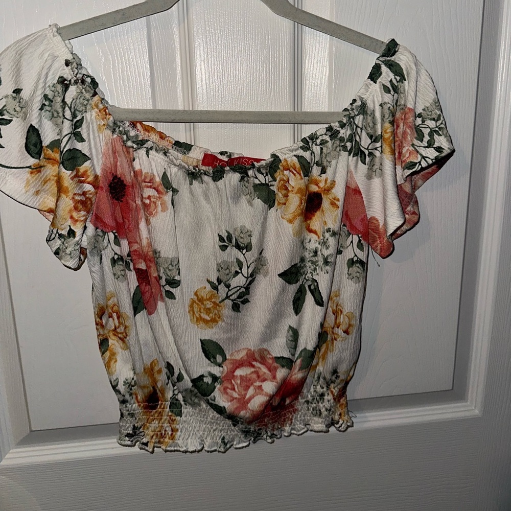 Floral cropped shirt